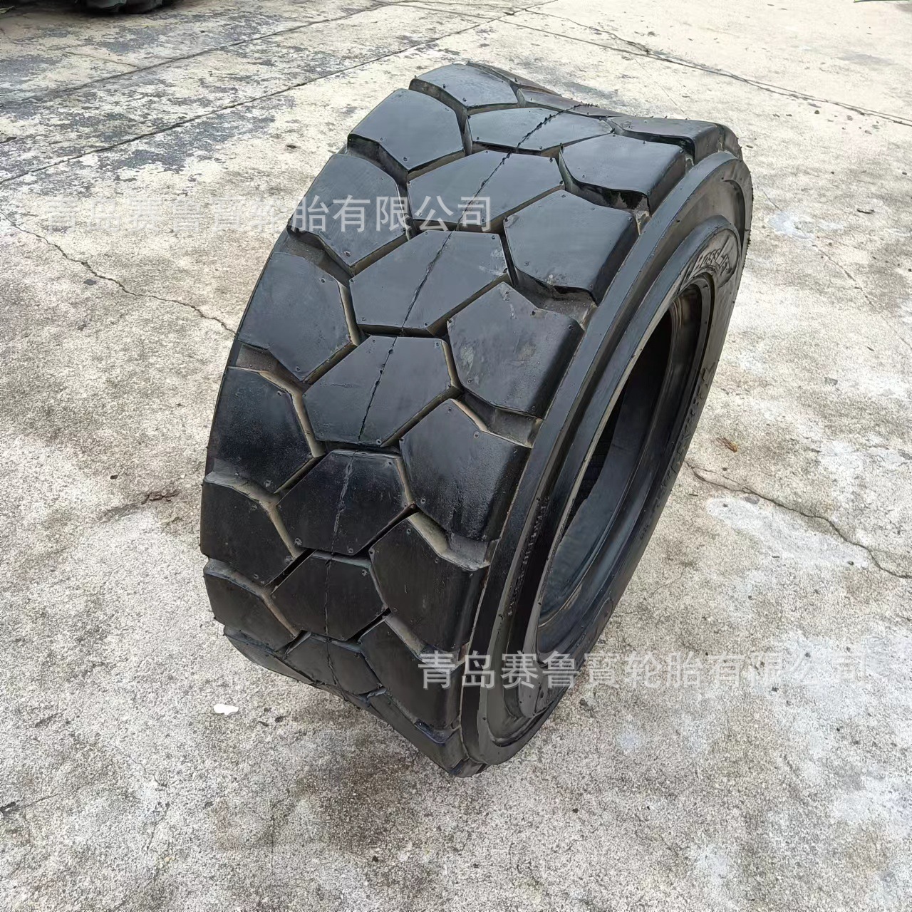 32x12.1-15 工业叉车 登高机轮胎