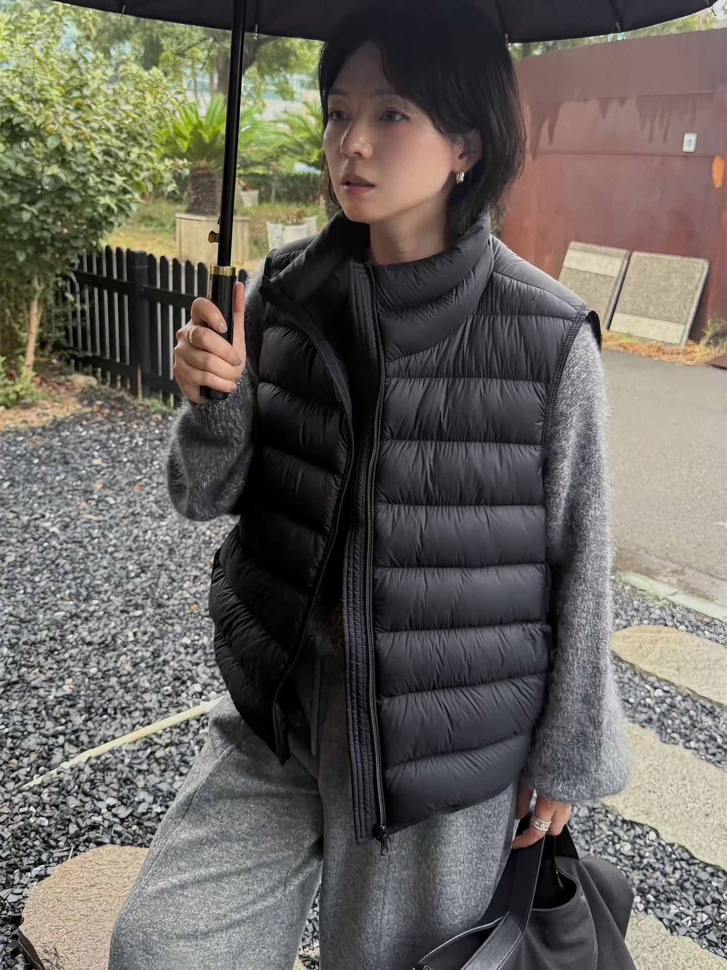 검은색