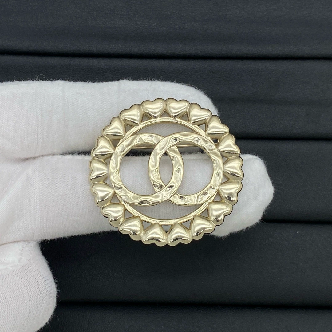 Ретро брошь с буквами, значок для лацкана, аксессуар, в стиле Chanel