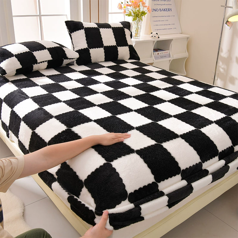 Зимний молочный бархатный чехол для кровати из трех частей 2024 новый матрац защитный чехол фланелевый чехол для кровати