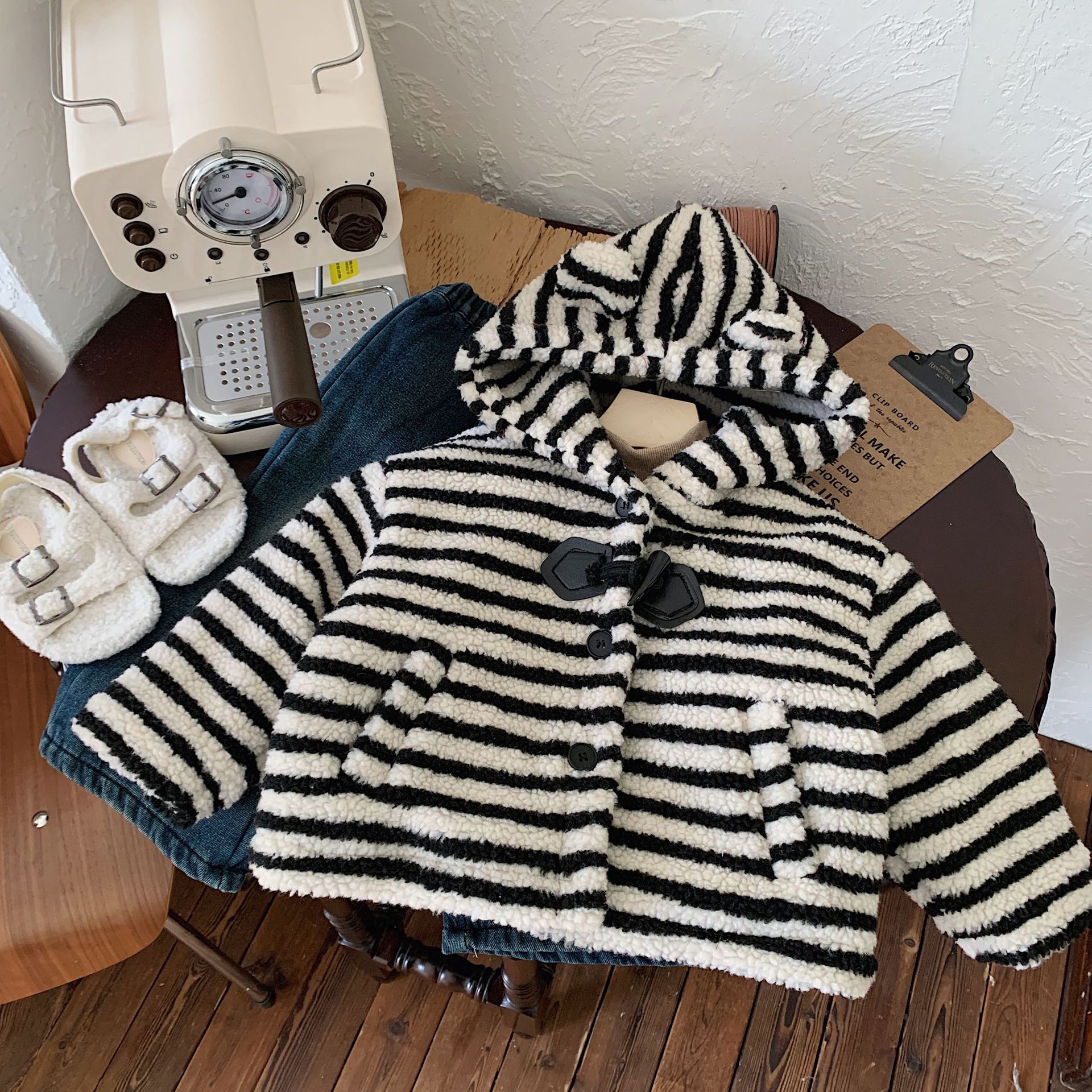 Gestreifte Teddybär-Kinderjacke aus Baumwolle für Herbst und Winter, warmer und lockerer Pullover für Jungen, Lammwolle für Mädchen_voghion.com