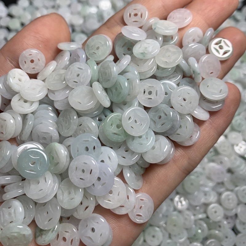 ミャンマーの翡翠a商品の玉器の金銭はdiyの部品を掛けます。|undefined