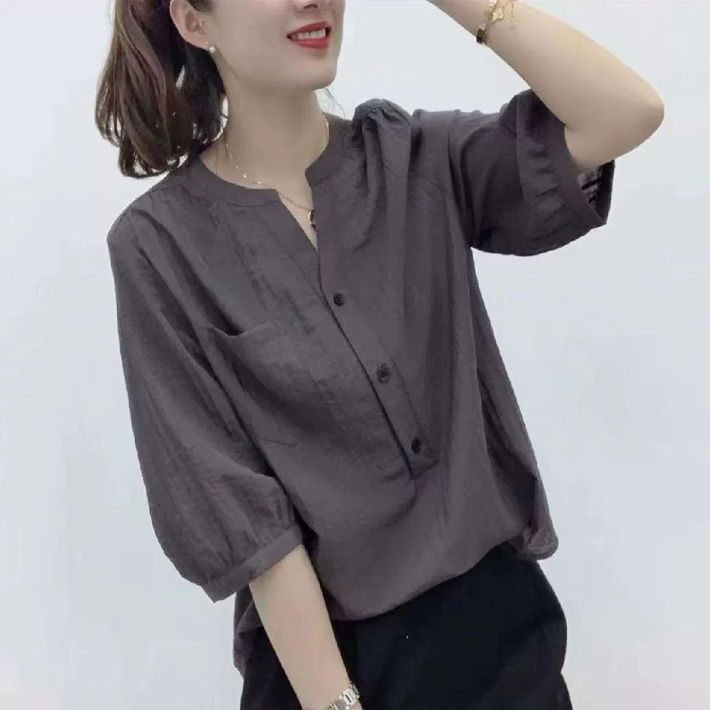 Тонкая женская рубашка, новый летний дизайн, нишевый топ с V-образным вырезом и короткими рукавами, модная свободная рубашка для стройности.