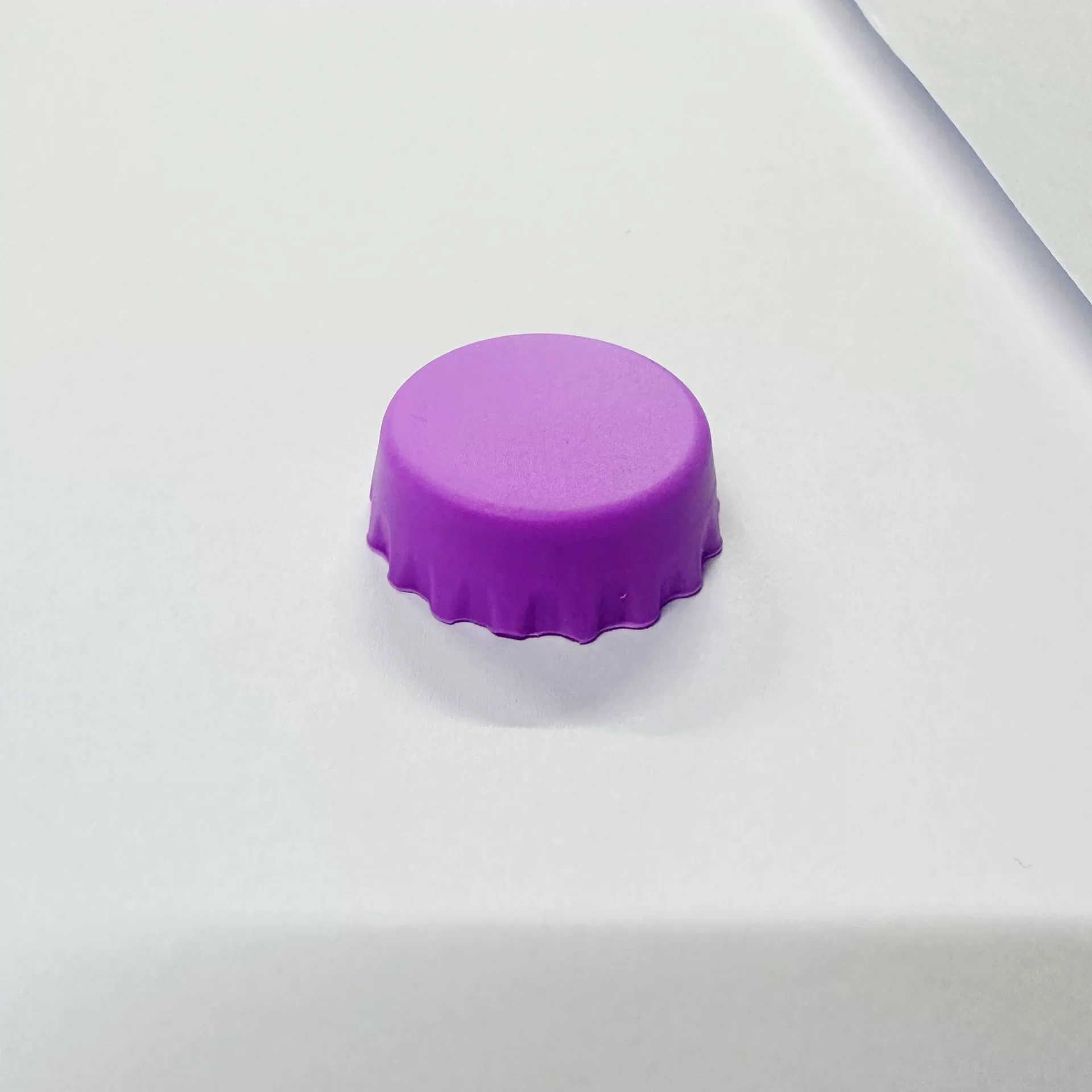 Silicone Bottle Stopper, Food-Grade Round Cap, Wine & Beer Sealer, BPA-free (3.6×2.6×3 cm)