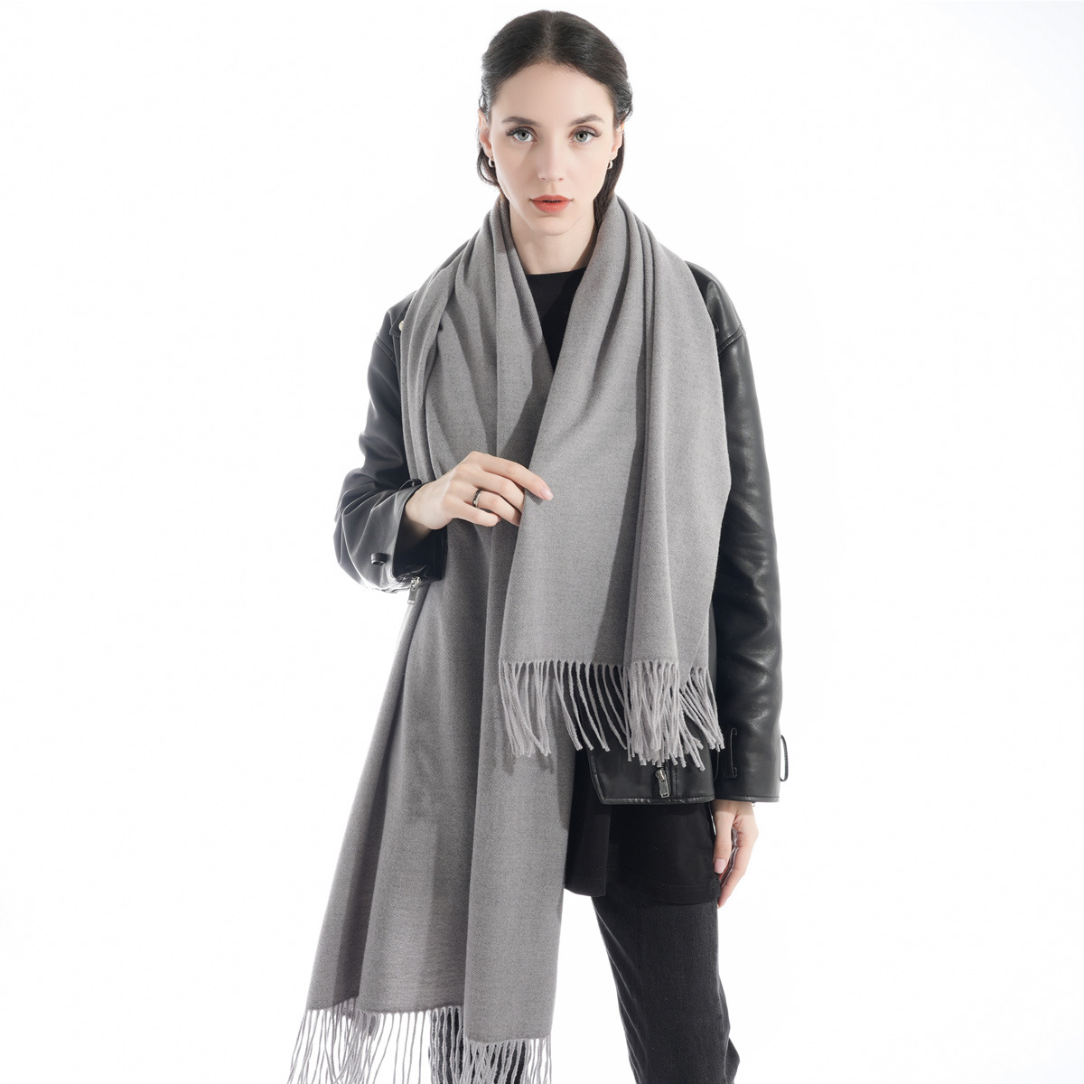 2024 Herbst und Winter Ethno-Stil Leopardenmuster Kurzer Quastengewebter Wollschal für Frauen Warmer Schalschal_voghion.com