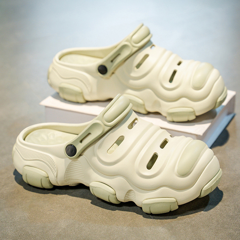 Black and White Panda Summer Nuevo estilo de gran tamaño Baotou Zapatos con agujero de un pie Sandalias de dos piezas EVA Zapatillas de playa para hombre