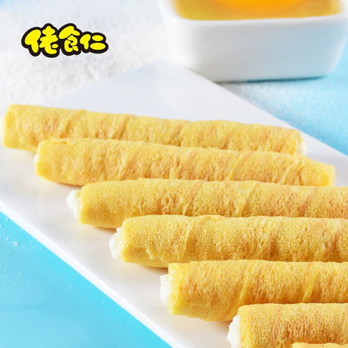 Two flavors of Lao Shi Ren Egg Wafers with Coconut Milk Salted Egg Yolk Flavor Snack for Children's Breakfast