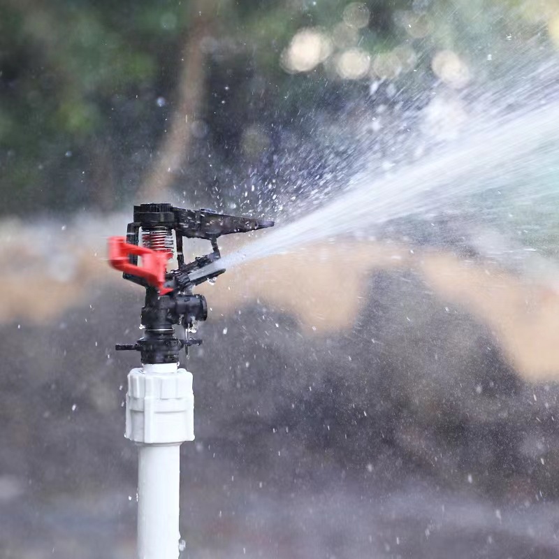 4 puntos imitación Israel Leiou boquilla giratoria de plástico balancín 360 grados ajustable ángulo controlable rociador jardín