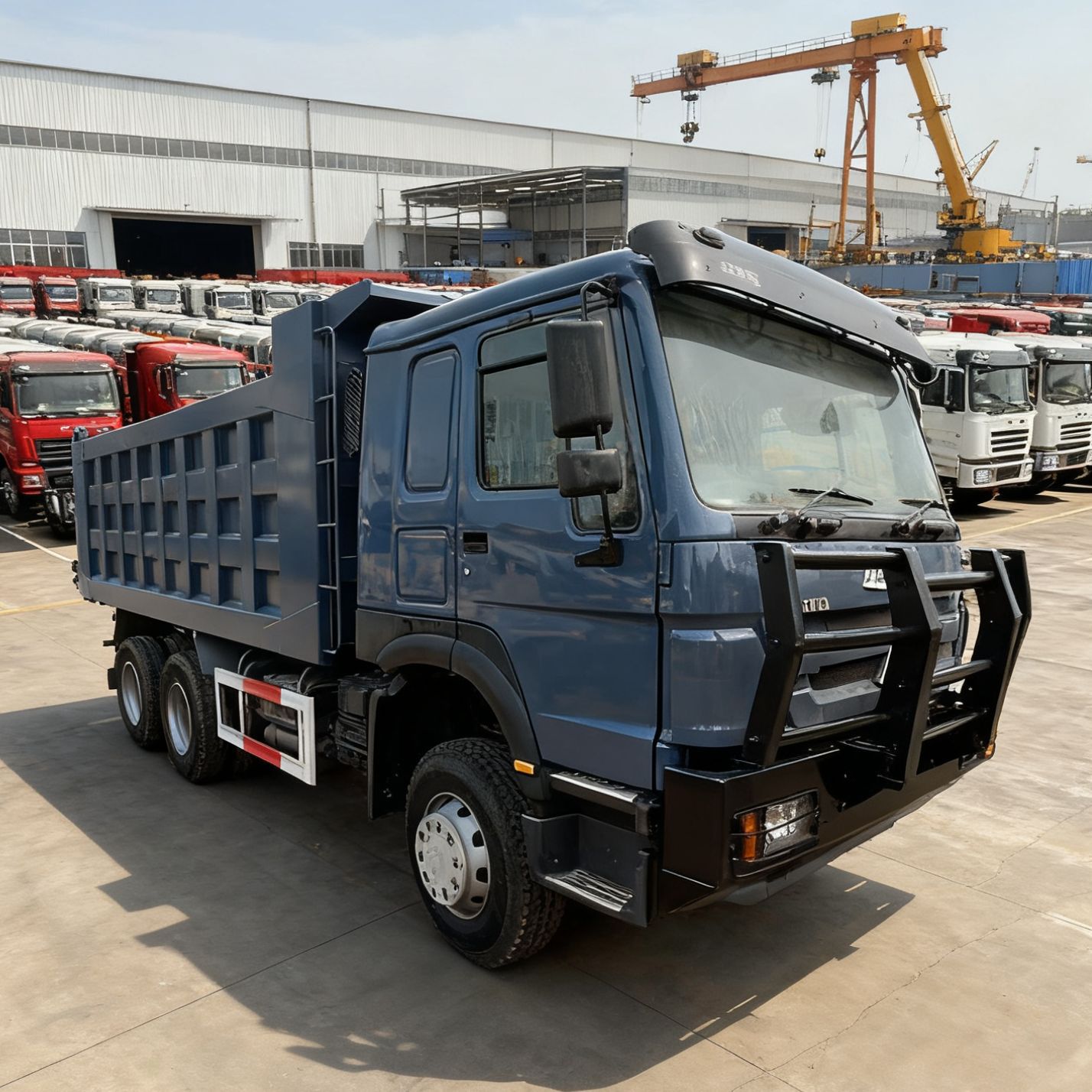 Supply Stock Refurbished Howo Rear-Dump Eight-Wheel 6×4 Dump Truck, National Iii, 371 Horsepower, for Transporting Soil and Gravel