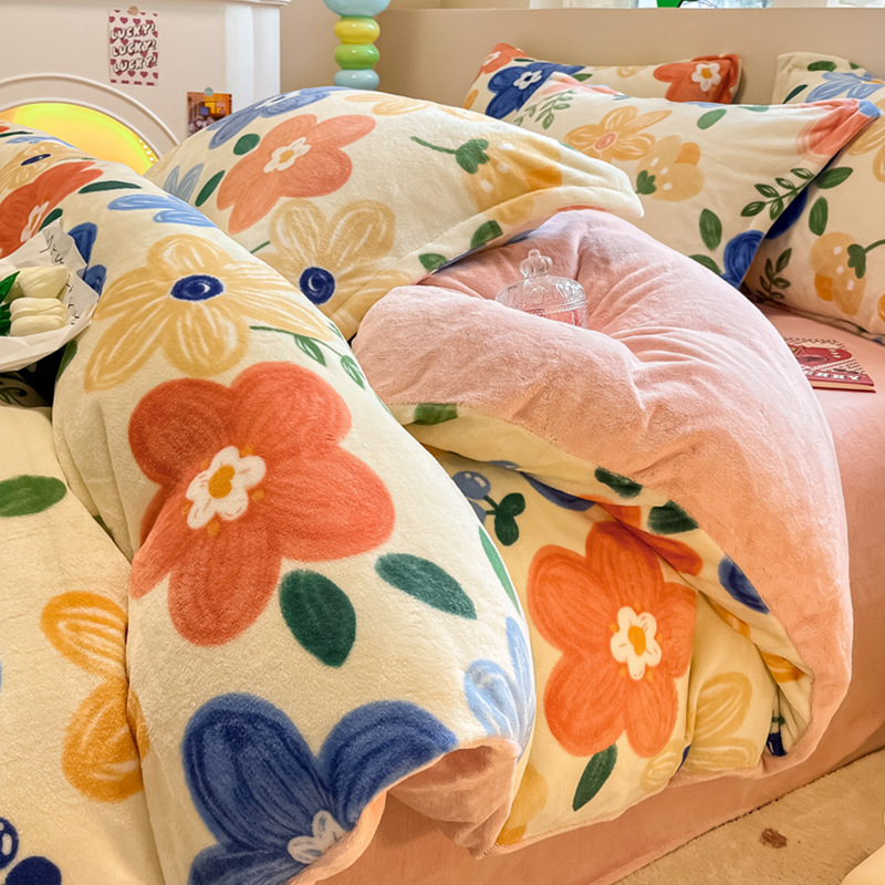 Pequeño conjunto de cuatro piezas de terciopelo de leche fresca 2025 nuevo invierno más edredón cubierta sábanas de terciopelo de coral ropa de cama