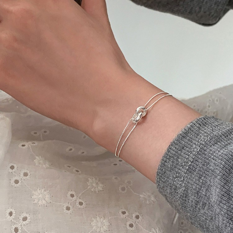 Mobius Interlocking Bracelet For Women Elegant High-end Jewellery_voghion.com