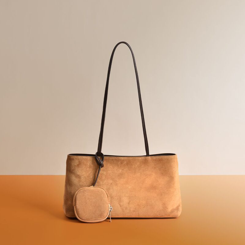 2026 Fall/Winter New Maillard Vintage Cowhide Tote Bag for Women, High-End Commuting Large-Capacity Shoulder Bag for Women