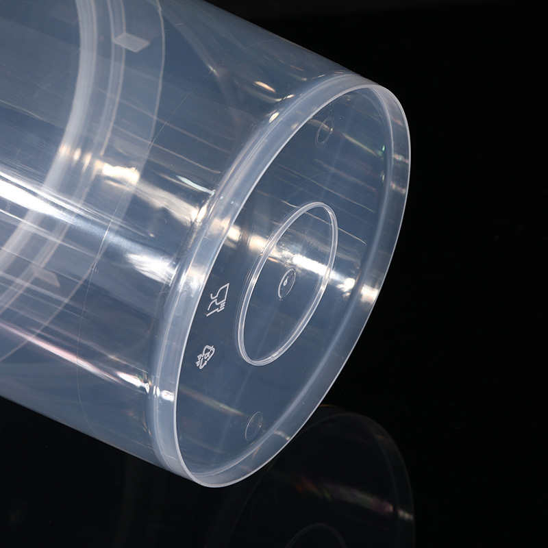 Los fabricantes venden barriles redondos pequeños de grado alimenticio resistentes a altas temperaturas, sellados con tapa, barriles de plástico portátiles, barriles de frutas con té con leche