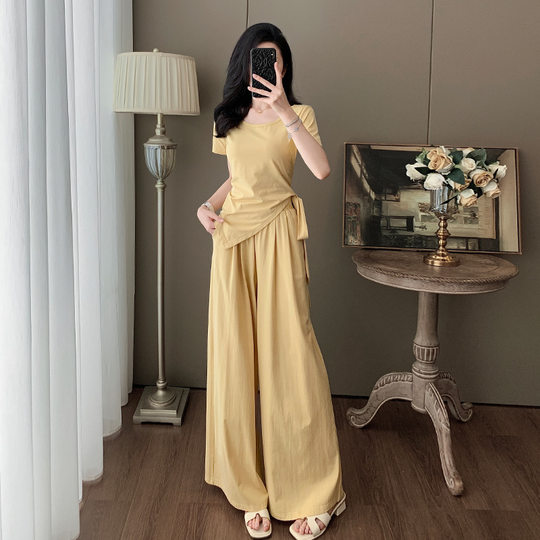 Casual Sports Suit for Women, Summer Fashion Design, Niche Temperament, Slimming Solid Color Short-Sleeved Wide-Leg Pants Two-Piece Set