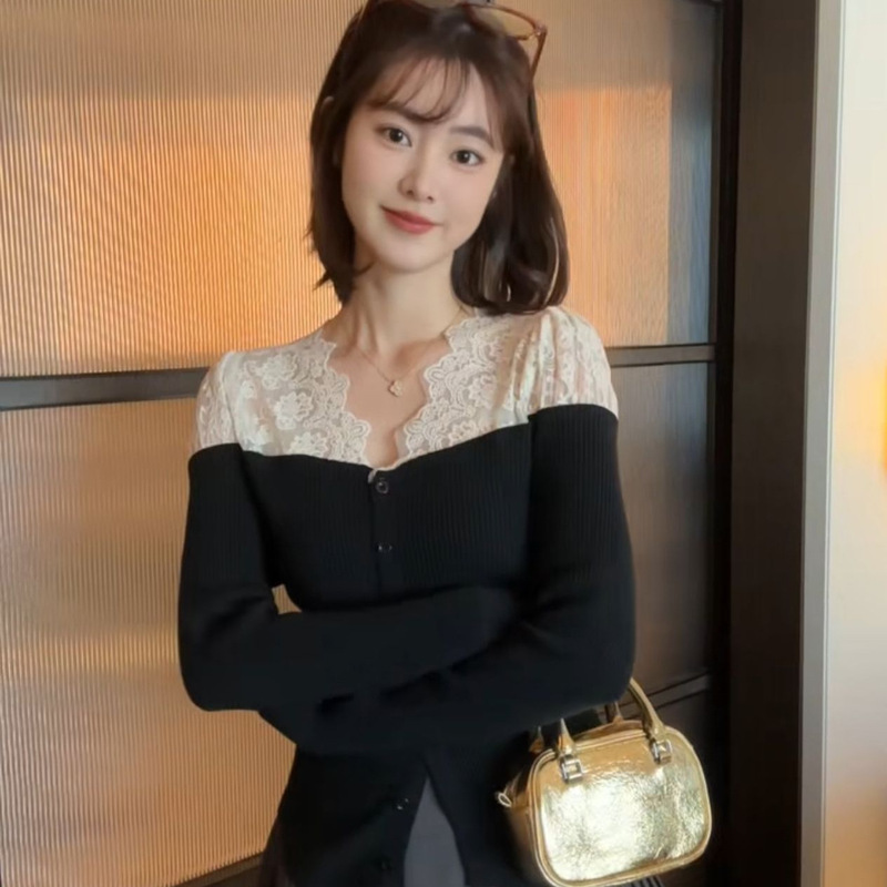 French Lace Splicing V-Neck One-Shoulder Knitted Cardigan Autumn and Winter New Sweet Waist-Cinching Sweater