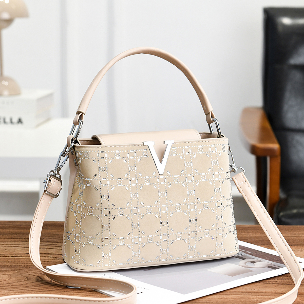 Temperamento sensación de bolso de mano, mochila de viaje casual, mochila de moda versátil, bolso de braza, bolso de mano lujoso