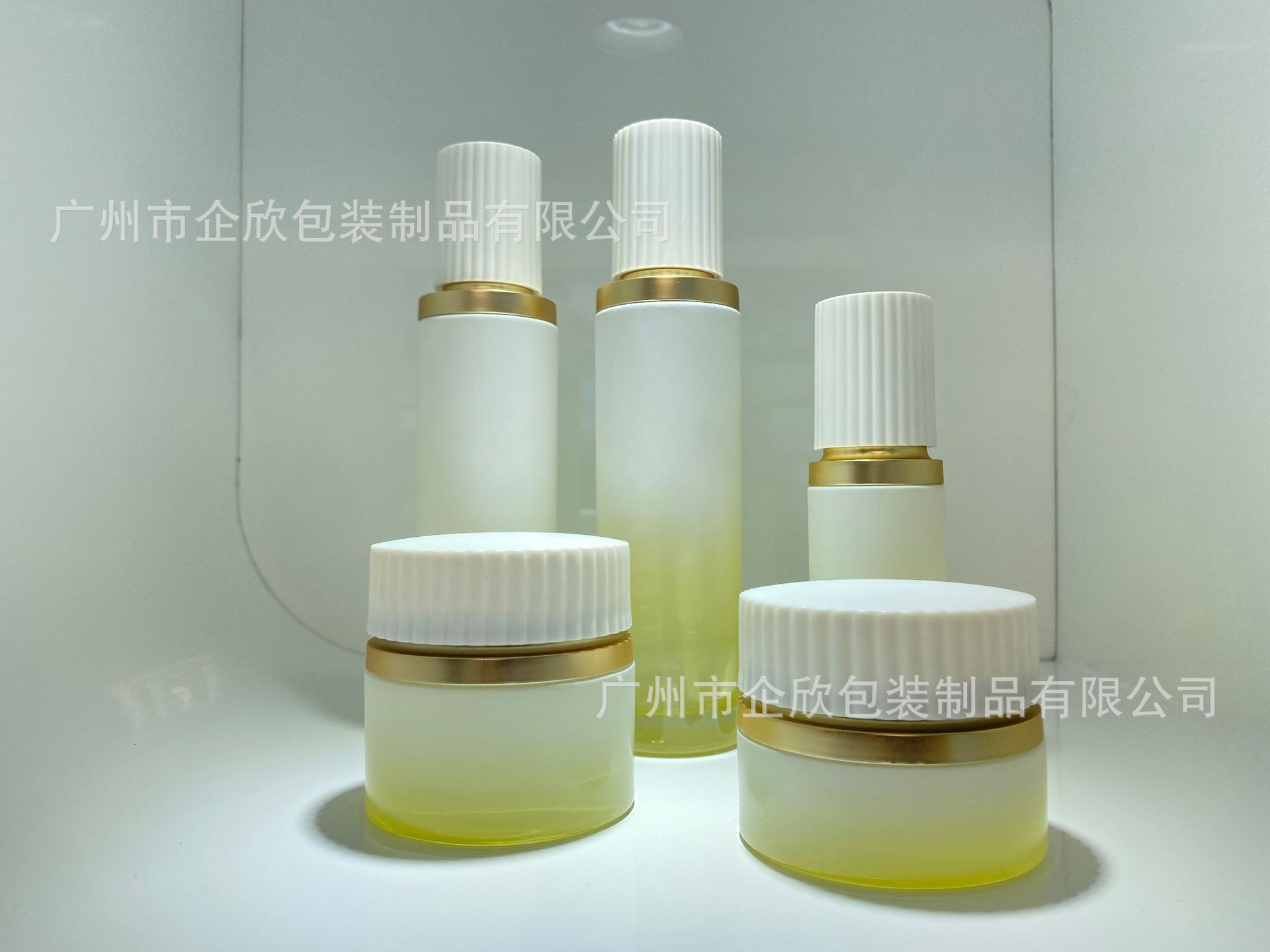 精美印花护肤品套装按压式泵头分装瓶工厂现货