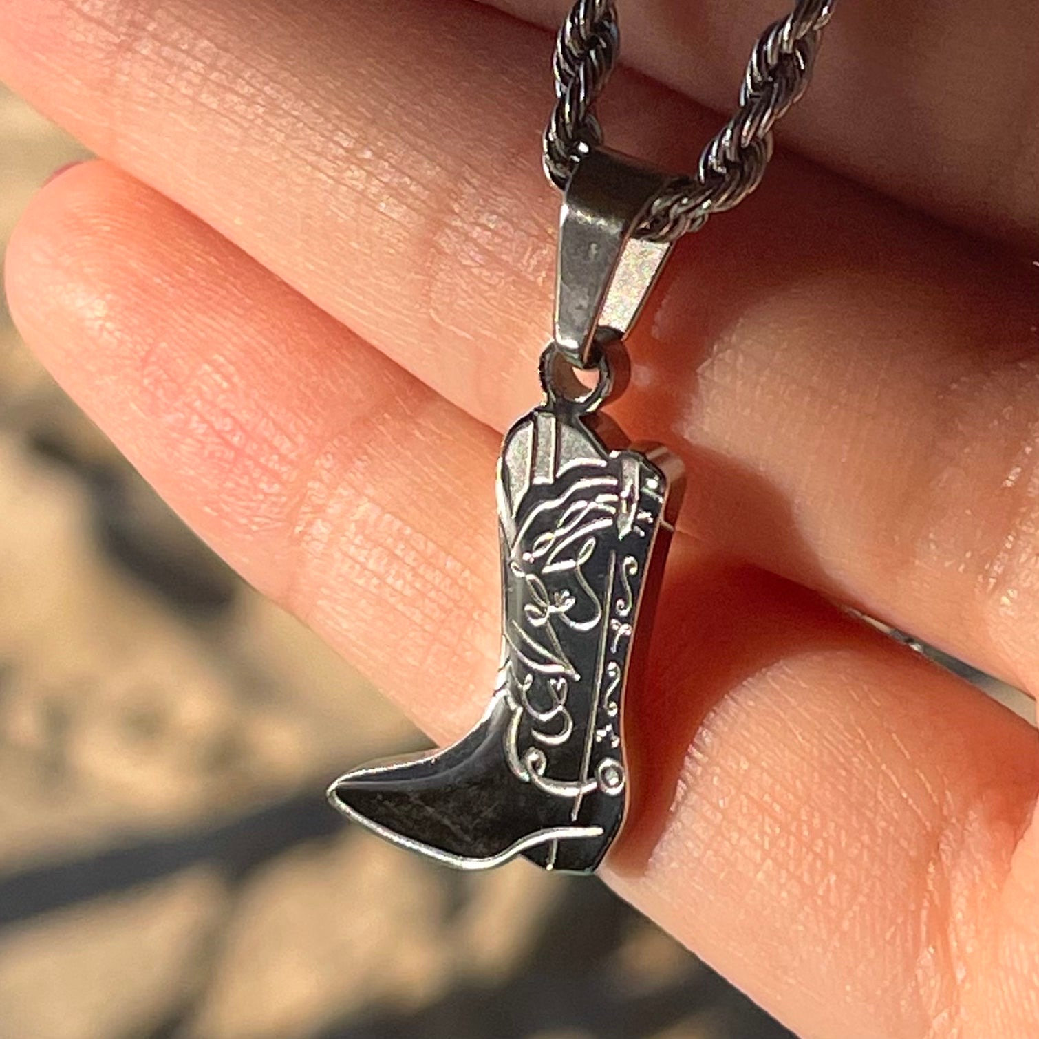 Collar de Vaquero con Bota y Cadena Trenzada, Se Puede Grabar