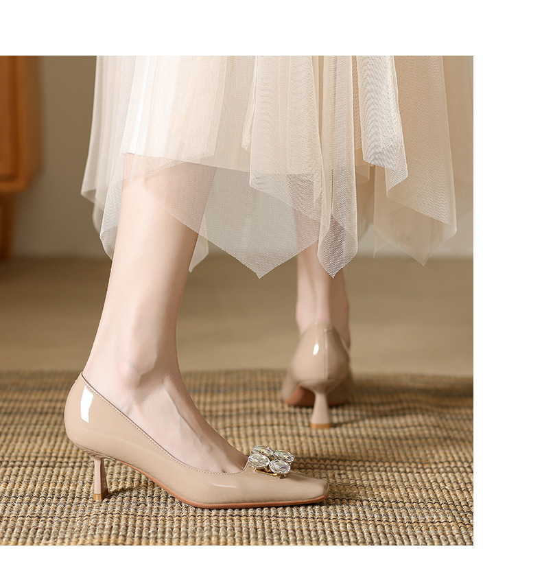 Damen Stiletto High Heels Mit Karree-form Aus Lackleder_voghion.com