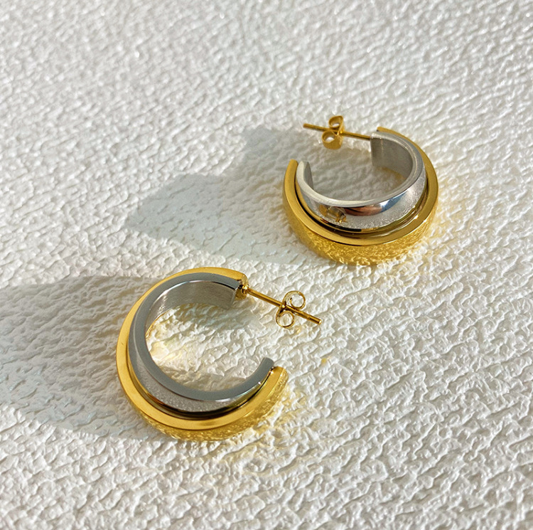 304 Stainless Steel Material C Shape Pattern Women'S Gender PVD Coated Real Gold Plated 18K Gold Heart 304 Stainless Steel Titanium Steel Waterproof Non Tarnish Earrings