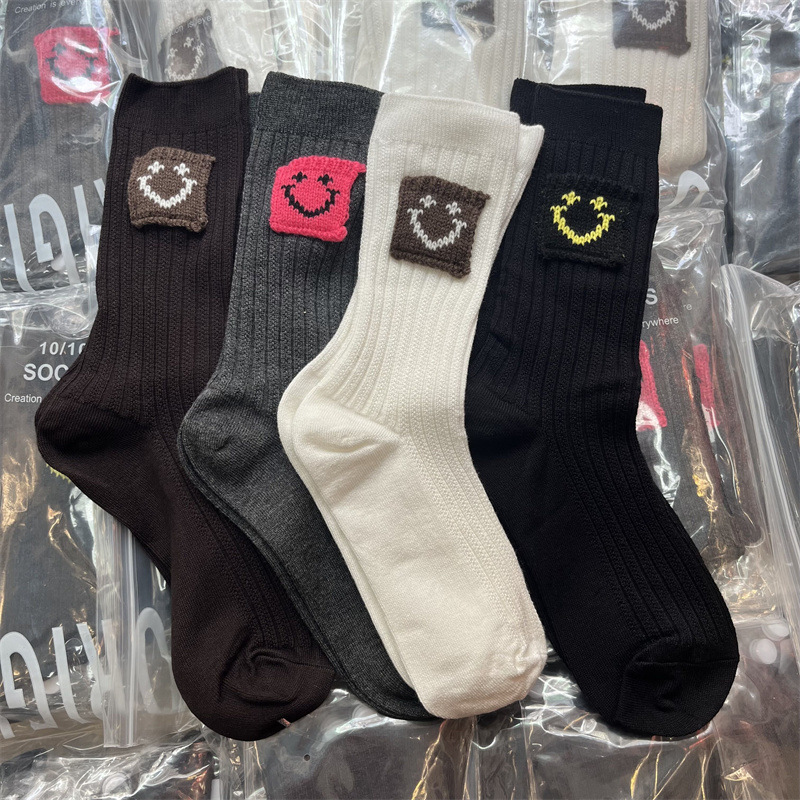 Women's Simple Style Smiley Face Cotton Crew Socks A Pair display picture 1