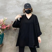 秋季新款韩版加肥加大码长袖卫衣女中长款V领破洞上衣200斤遮肚潮