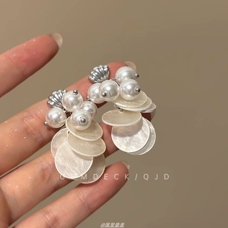 Zhang Ruonanと同じスタイルのパールシェルタッセルイヤリング、ハイエンドでエレガントなシンプルなイヤリング、女性用の海辺のリゾートスタイルのイヤリング|undefined