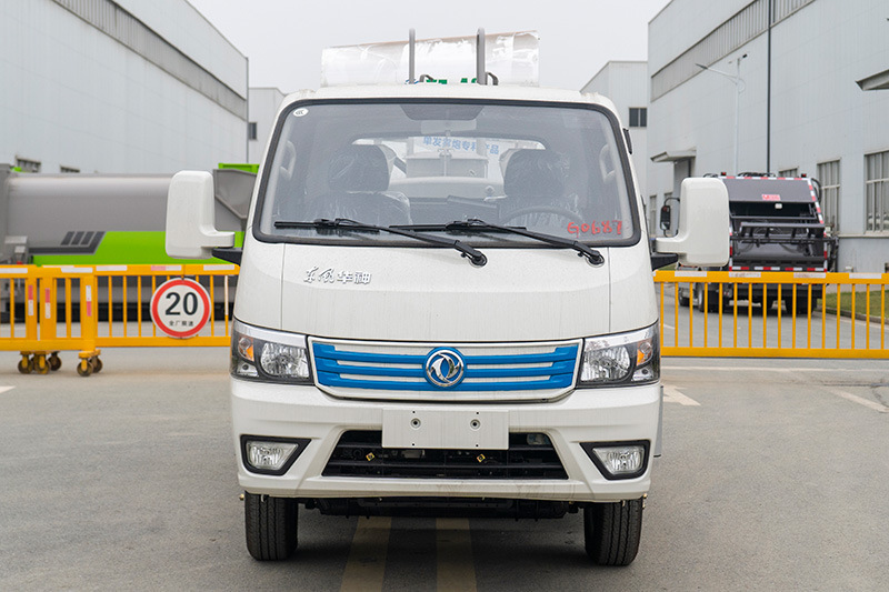 Dongfeng Huashen New Energy Sprinkler Truck, Multi-Functional Electric Sprinkler Truck for Construction Site, Dust Removal, Greening and Disinfection on Roads