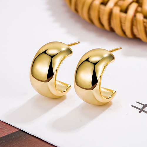  New Trendy, Refined, Small, Simple Semi-Hoop C-Shaped Earrings with Unique Design and High-End Small Round Studs for Women