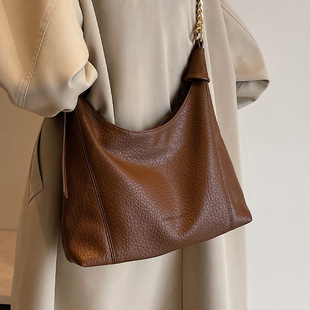 Retro fashionable capacious shoulder bag, design one-shoulder bag