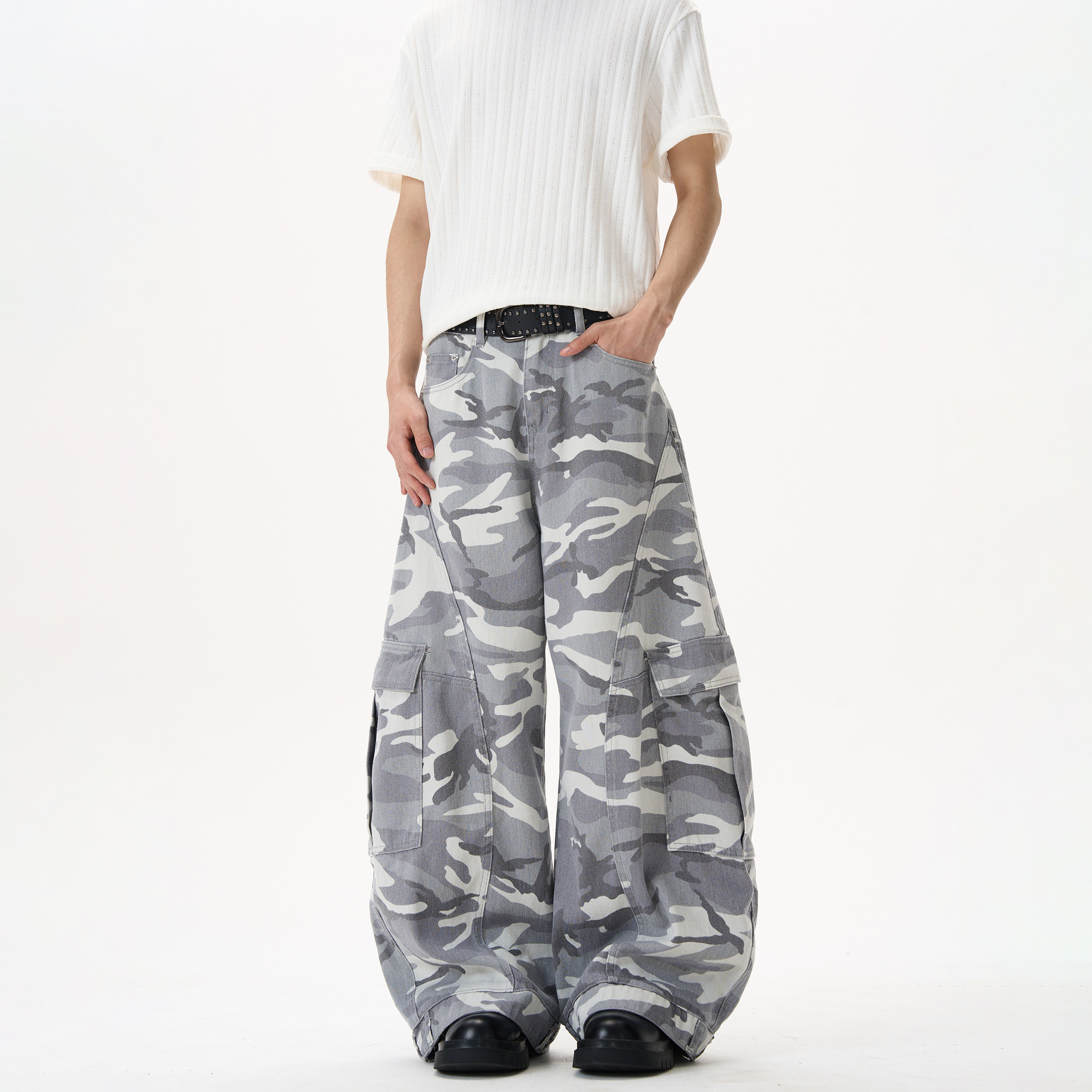 KISKO American High Street Camuflaje gris blanco lavado de pierna ancha machete jeans hombres y mujeres pantalones rectos sueltos de marca de moda