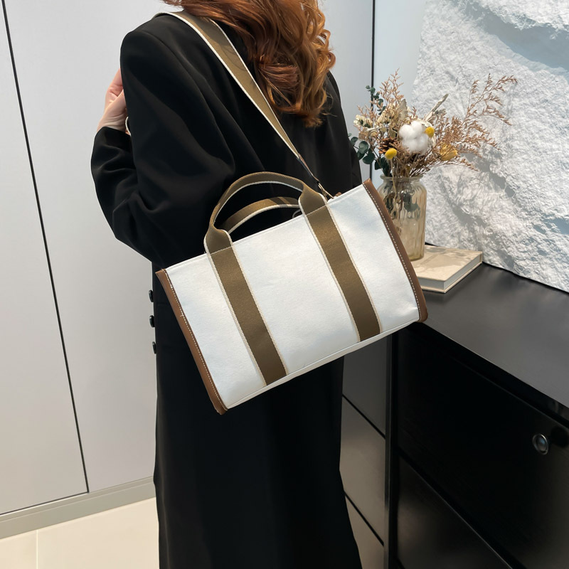 2024 invierno nuevo estilo de moda bolsa de lona coreana bolso de mano de gran capacidad para mujeres de viaje de hombro mochila