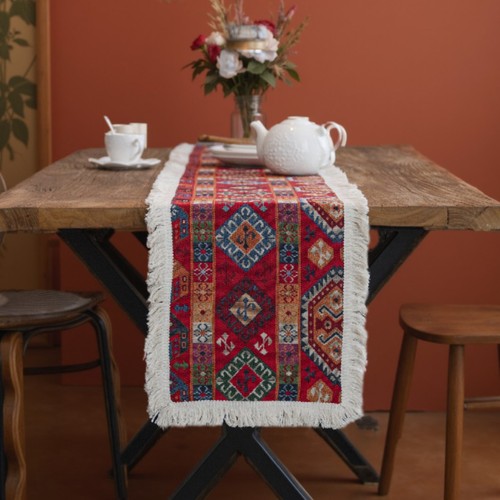 Imanqi Yun Table Banner with Lace Geometric Red Fringe Wedding Decor Atmosphere Elegant American Retro Entryway Cover Scarf