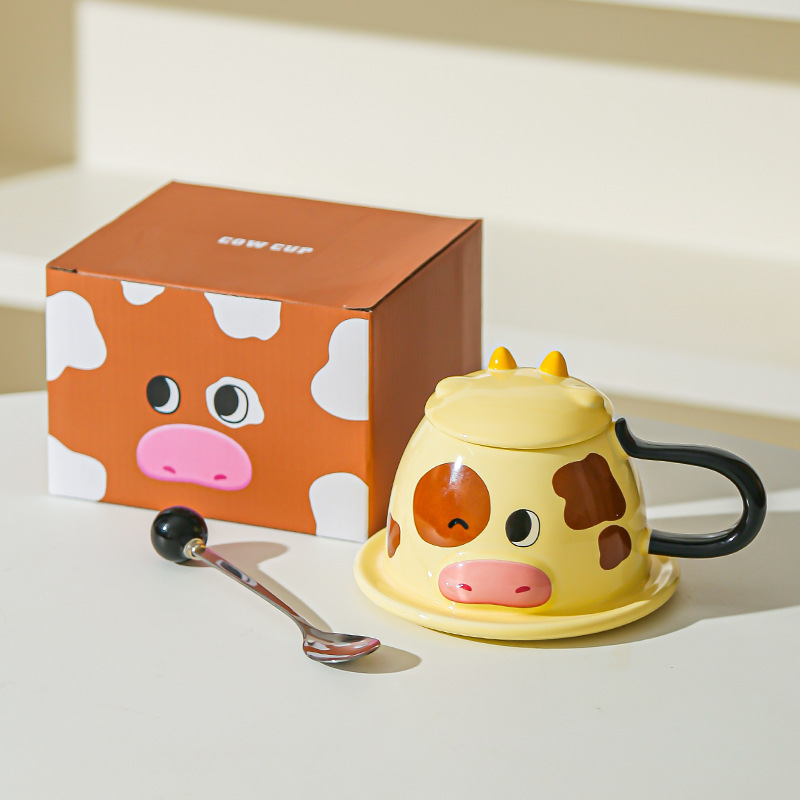 Creativo encantador dibujos animados tridimensionales vaca pareja taza de cerámica taza de agua con cubierta muñeca taza de cafetera taza de café