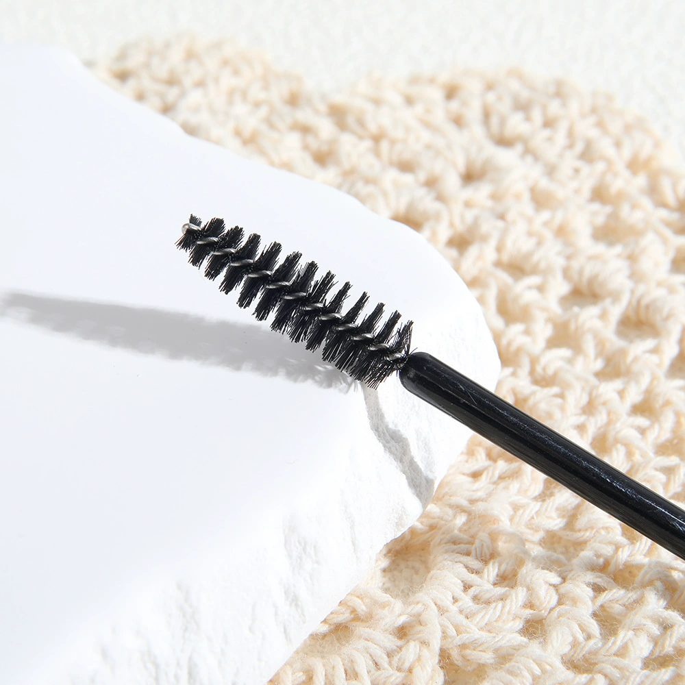 Одноразовая щеточка для ресниц, ультратонкая щеточка для бровей, черная спиральная изогнутая щеточка-расческа для наращивания ресниц для начинающих, кисть для макияжа