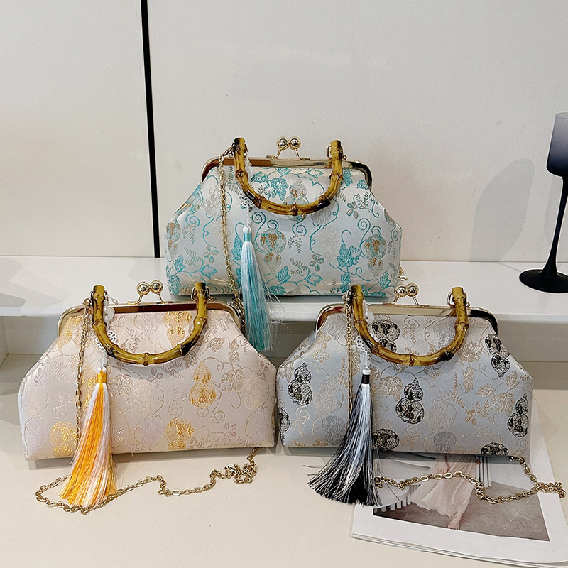 Chinese Style Cheongsam Evening Bag For Women - 2025 Autumn/Winter New Arrival Exquisite Shoulder Handbag For Banquets - Thumbnail 4