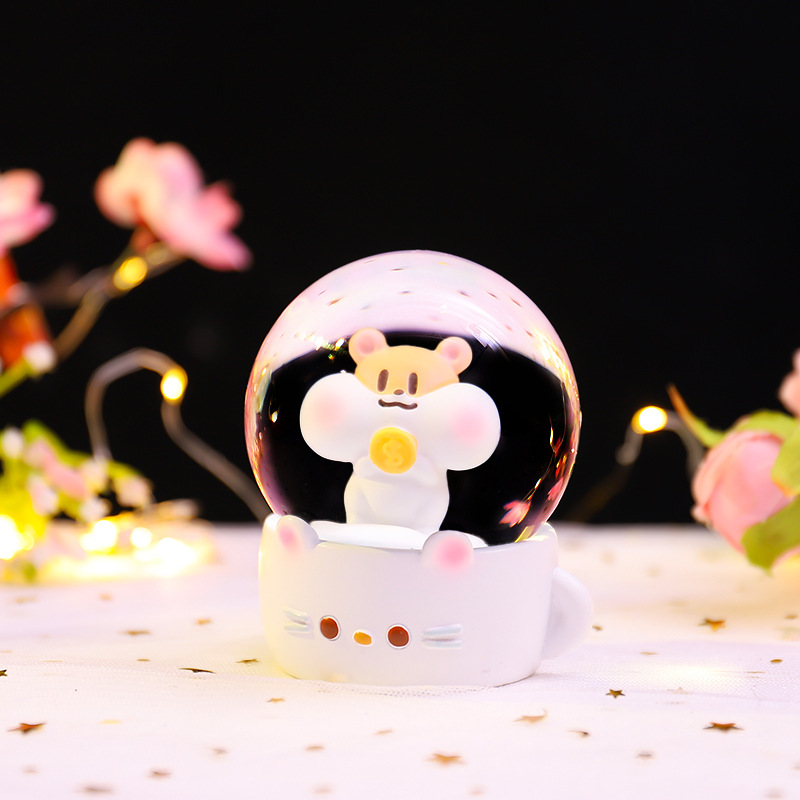 Cartoon brillante flocos de nieve mini agua adornos leche té ratón bola de cristal regalo regalo de cumpleaños para niños fábrica al por mayor