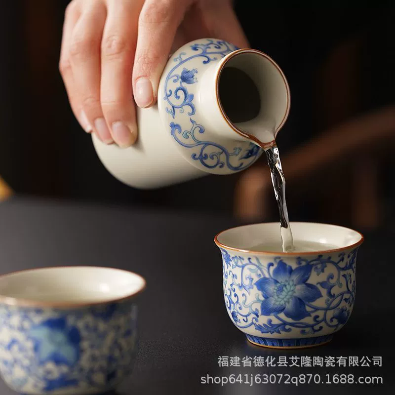 Blue and white high-end ceramic pocket flask for home use, set