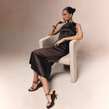 2025秋季欧美亚马逊跨境外贸新款时尚纯色高领无袖包臀修身连衣裙