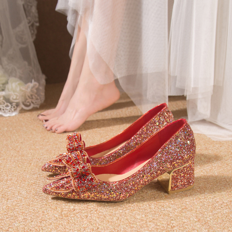 Large size Chinese wedding shoes bride shoes 2023 new crystal sequins wedding Xiuhe thick heel pointed shoes wholesale Large size Chinese wedding shoes bride shoes 2023 new crystal sequins wedding Xiuhe thick heel pointed shoes wholesale