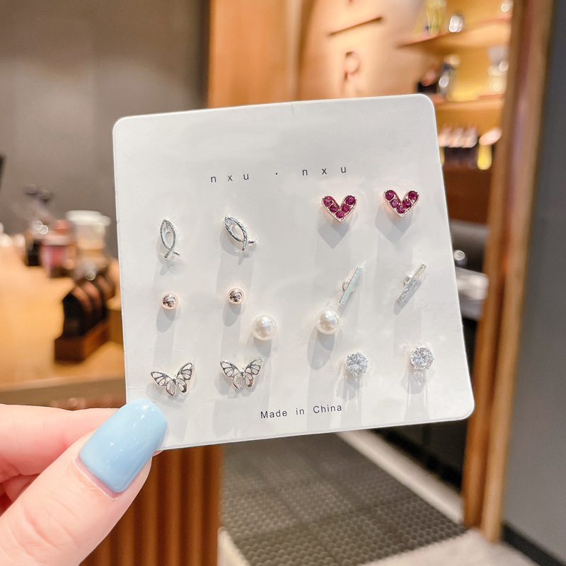 Pendientes de verano de una semana traje de sueño sin recoger pendientes pequeños exquisitos nichos simples pendientes populares para las mujeres