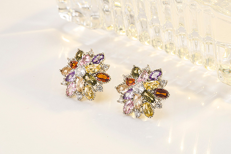 Fashion Flower Copper Inlay Zircon Ear Studs 1 Pair
