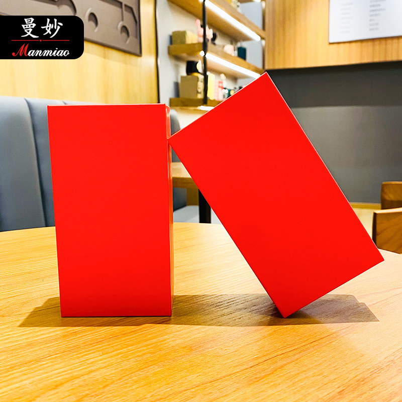 High-end exquisite red gift box for birthday, suitable for giving to friends and family, delicate empty box gift, small gift wholesale