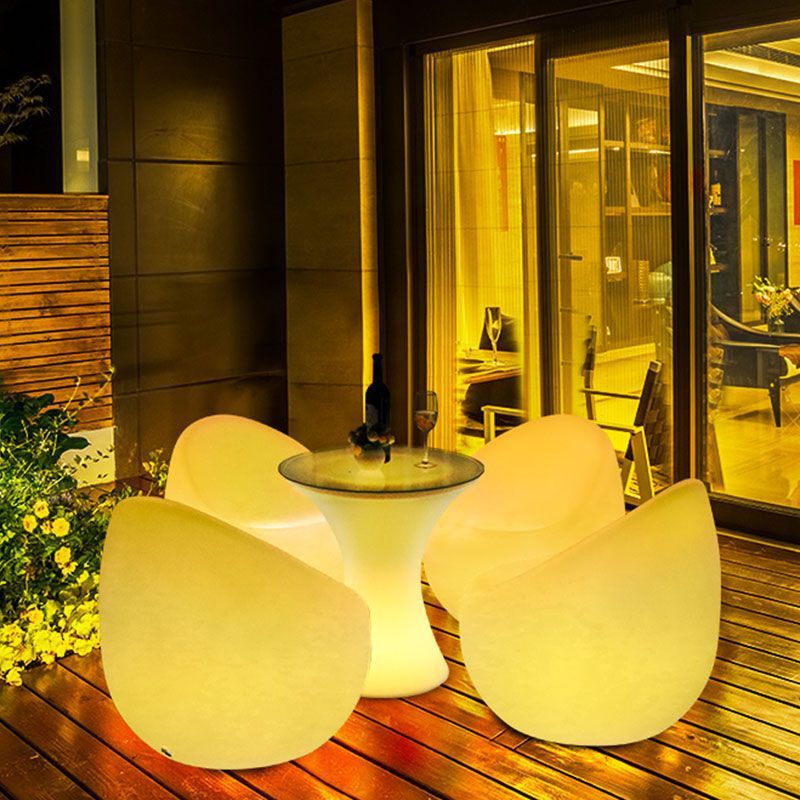 테이블 1개와 의자 4개 조합