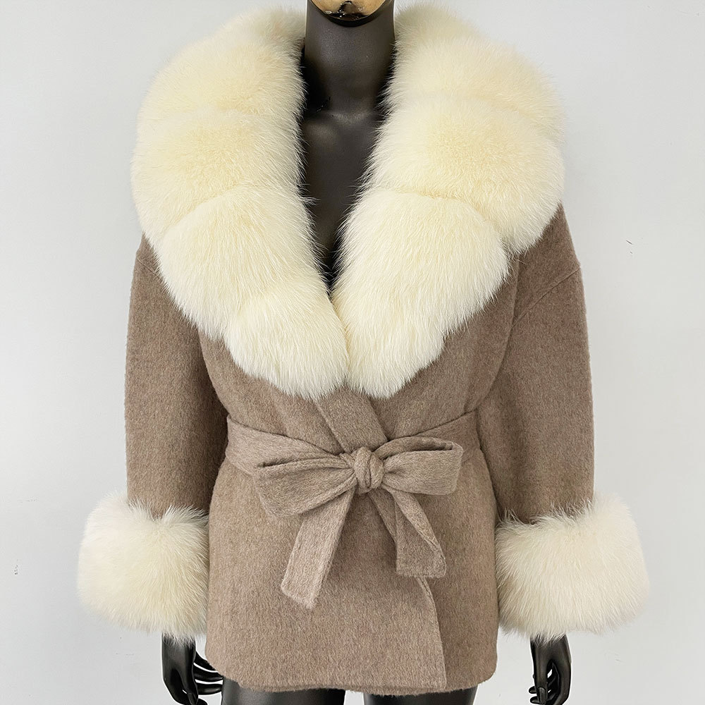 카키+오프화이트