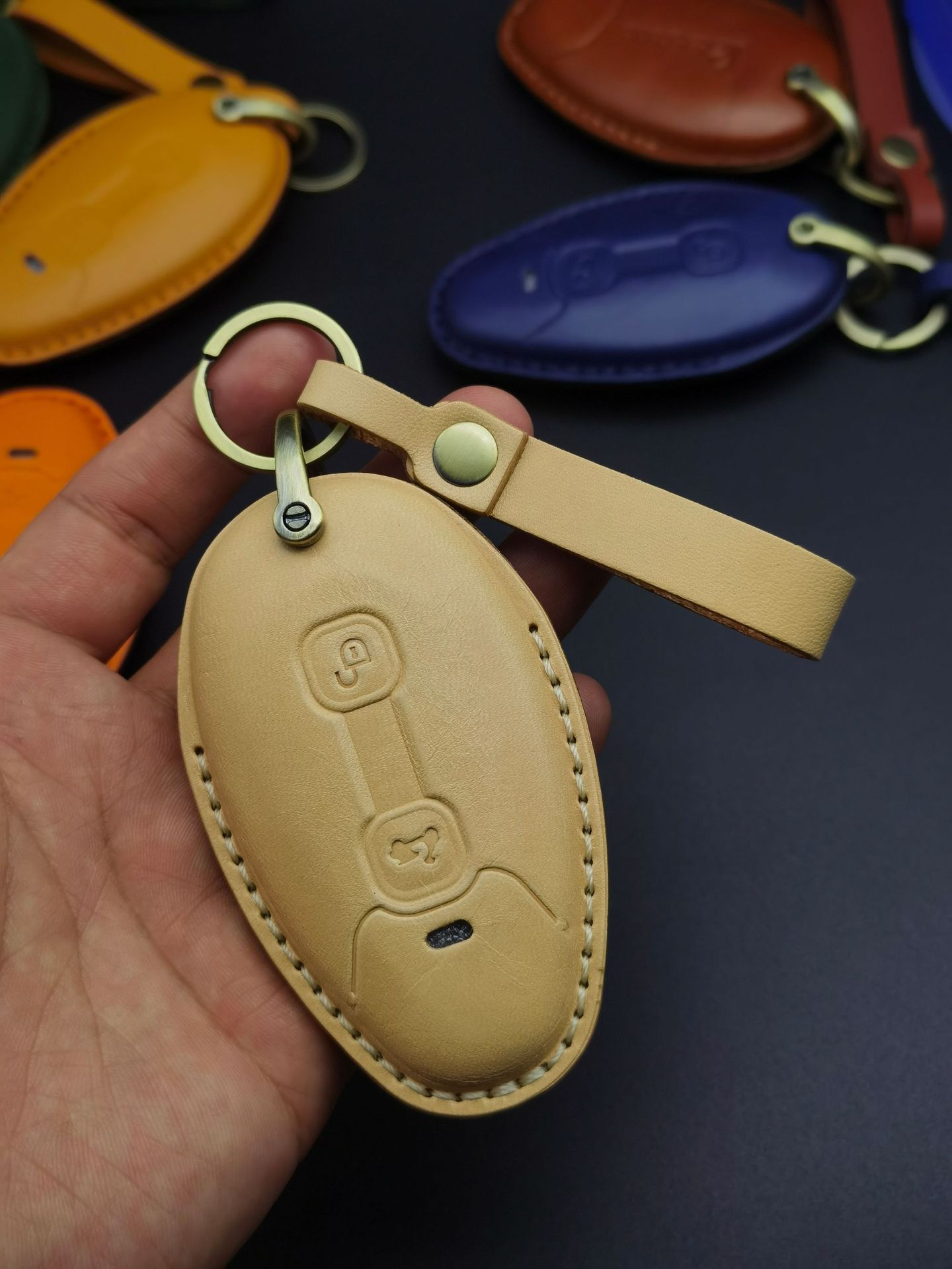 Suitable for new vespa Vespa keychain cowhide hand GTS300 leather key set remote control case
