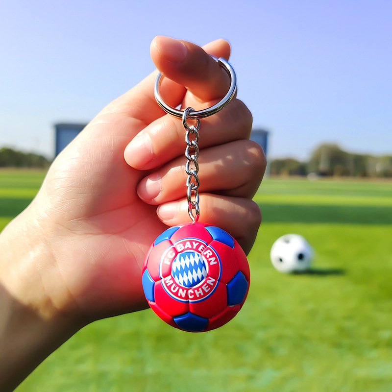 Mini pequeño colgante de fútbol llavero colgante Real Madrid Copa del Mundo regalo de cumpleaños para fanáticos varones