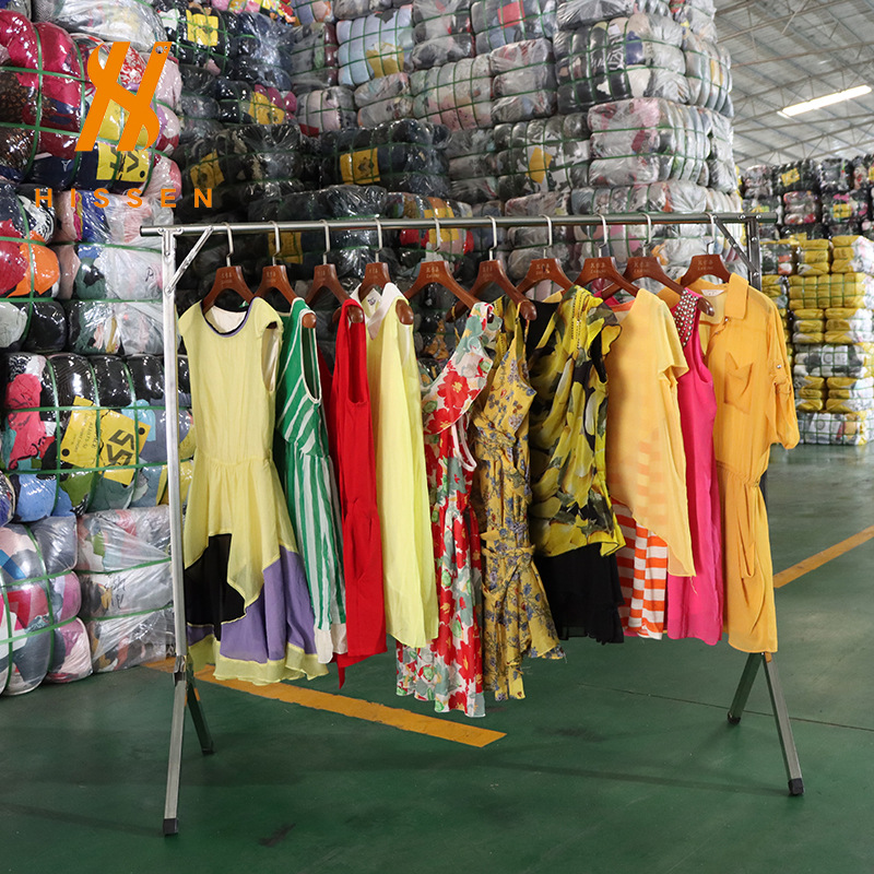 二手衣服出口非洲女丝质连衣裙雪纺印花长裙used clothes bales