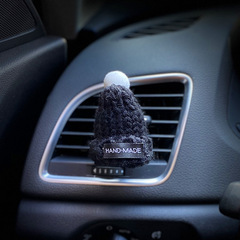 新款創意毛絨毛線小帽子汽車香水夾車載空調出風口可愛裝飾香薰女