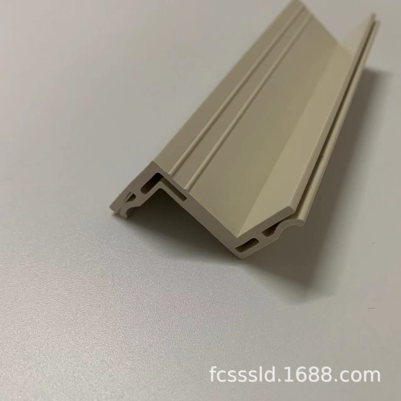 定 制PVC软质异形挤出胶条 软PVC边条 PVC桌边条PVC装修条边角